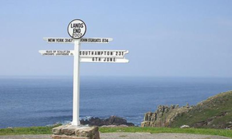 Luie wandelaar loopt via Google Street View