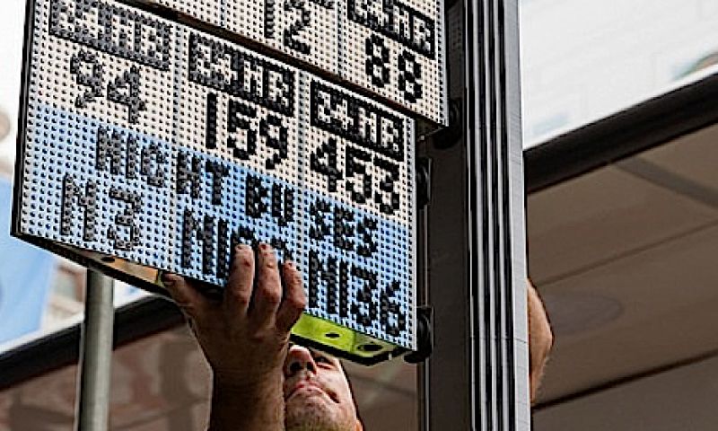 Lego bouwen terwijl je op de bus wacht
