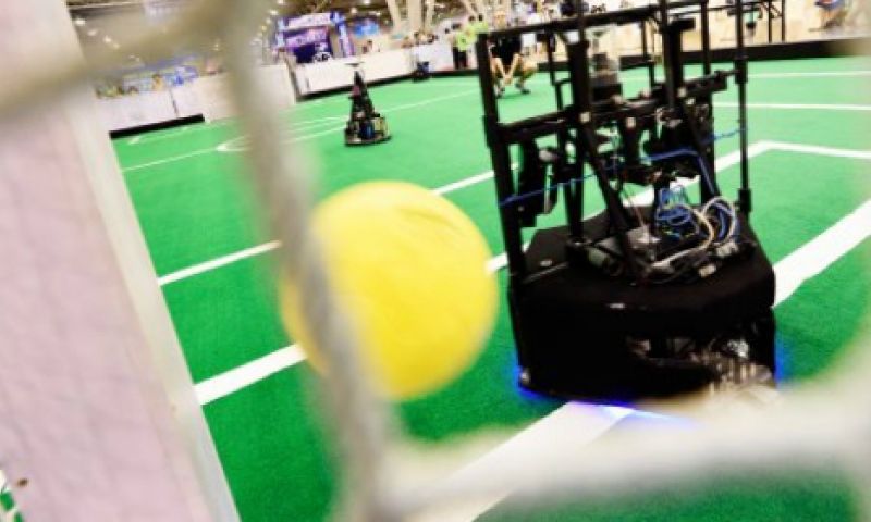 Eindhovense Tech United verliest finale WK Robotvoetbal 