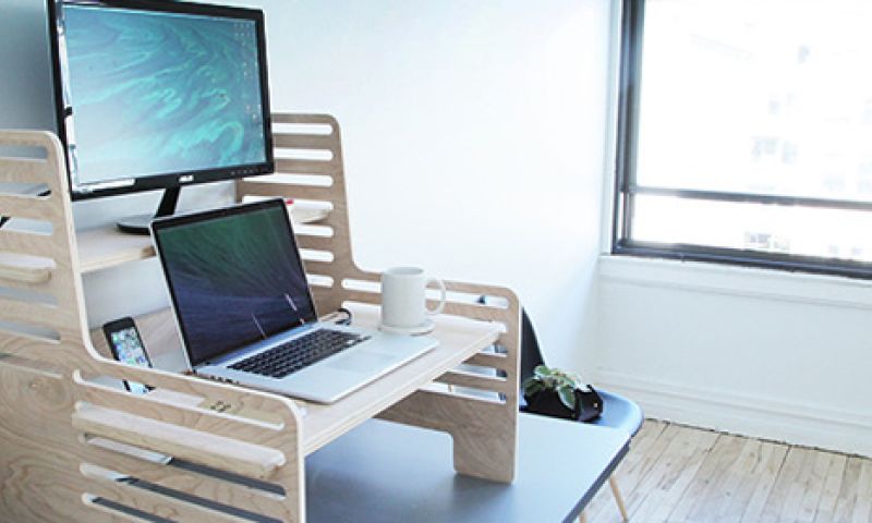 Staand werken is beter en kan met deze add-on voor je bureau