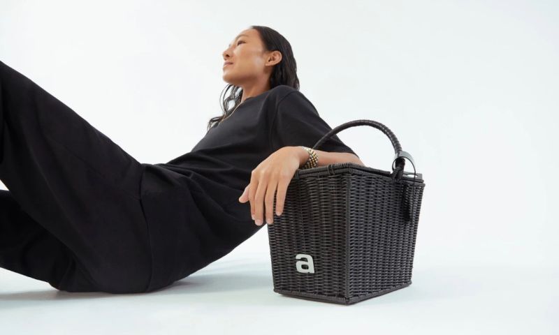 fashion goeroe Alexander Wang  Happy Meal verpakking design mcDonalds