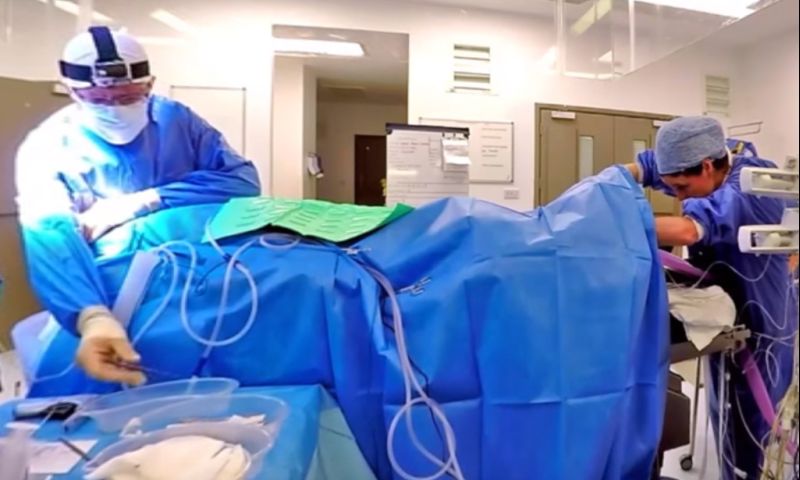 Eerste hersenoperatie in VR laat studenten 'meevoelen'