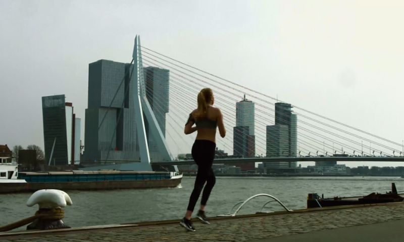 Rotterdamse draadloze oortjes halen crowdfunddoel