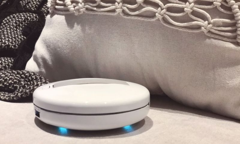 De CleanseBot doodt bacteriën met UV-C licht