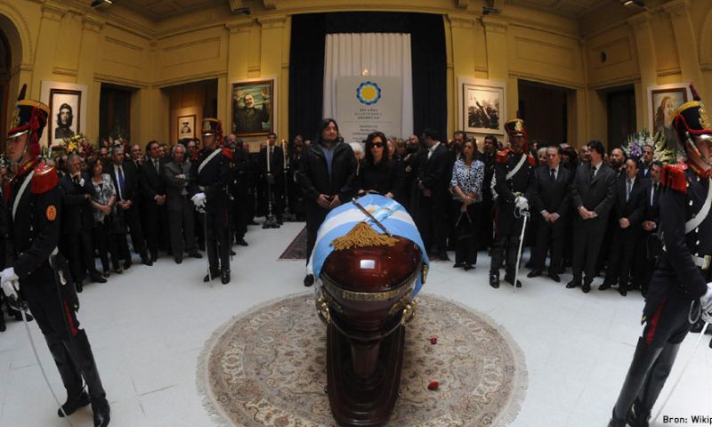 Helft Nederlanders wil uitvaart bijwonen via virtual reality