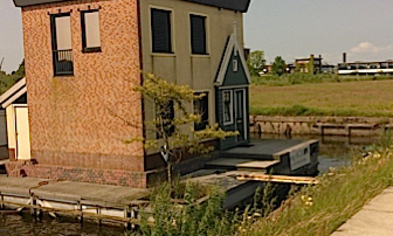 Woonboten op het droge om in te werken