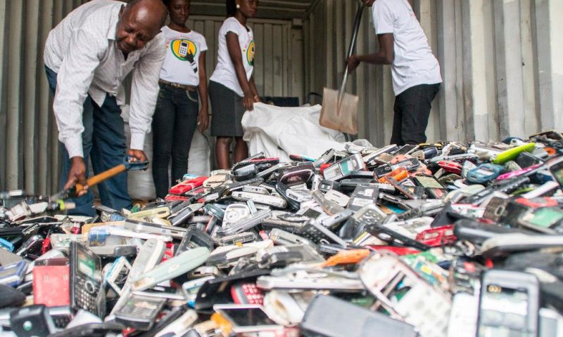 oude mobiele telefoon mobieltje recycle recycling smartphone