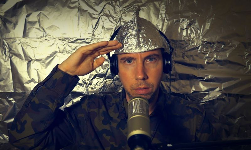 Worden we allemaal aluhoedjes door internet?