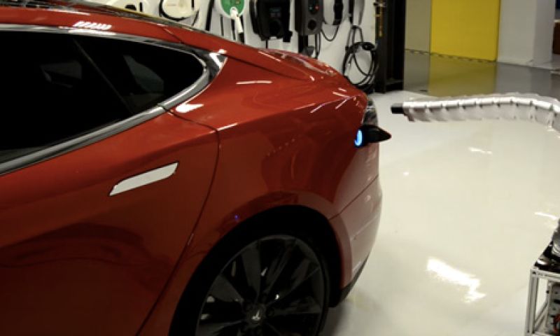 Video: Tesla's oplaadslang sluit zichzelf 'automagisch' aan