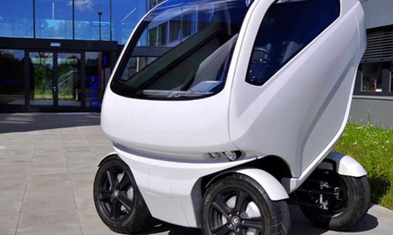 Deze auto kan om zijn eigen as draaien