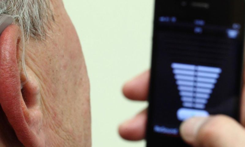 #BrightDay3: iPhone-hoortoestel, Philips, Logitech, Mando Footloose