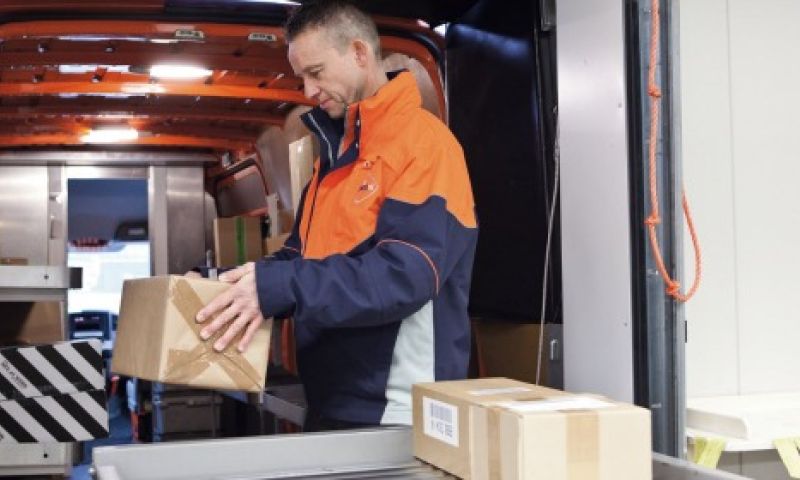 PostNL: zaterdag besteld, zondag in huis