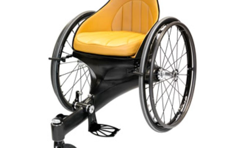 Rollen in een stoel als een Spyker sportwagen