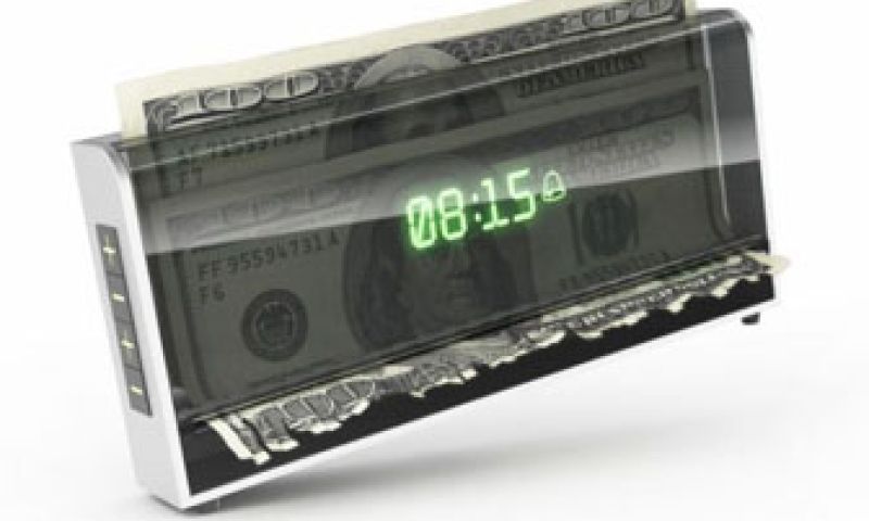 Wekker vernietigt 100 dollar