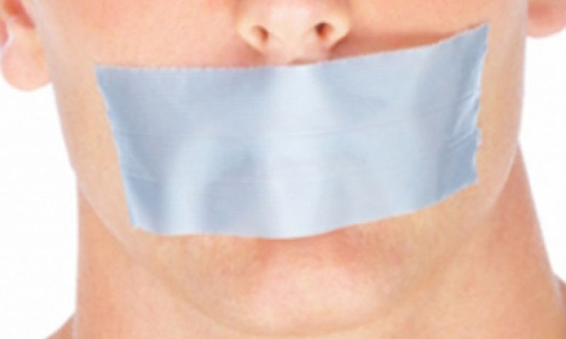 Man 'praat' maand alleen via sociale media