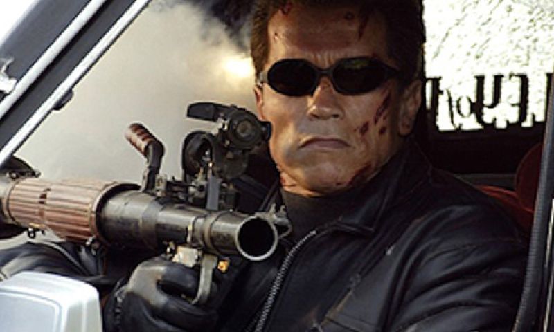 Schwarzenegger leest als Terminator de route voor in Waze