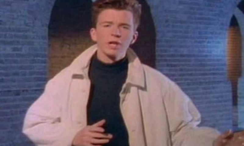 Anonymous 'rickrollt' IS