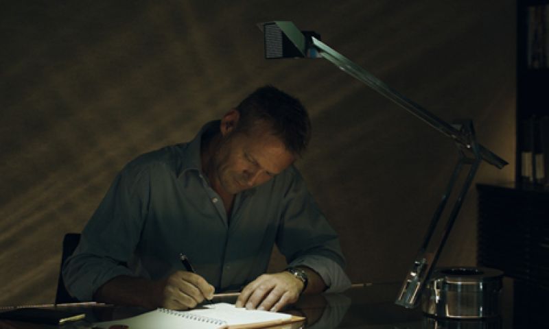 Robotlamp met LED-scherm: broertje van Pixars Luxo Jr. op je bureau?