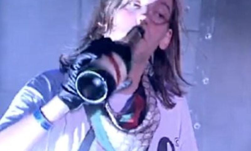 Le Le krijgt eigen Converse-schoen