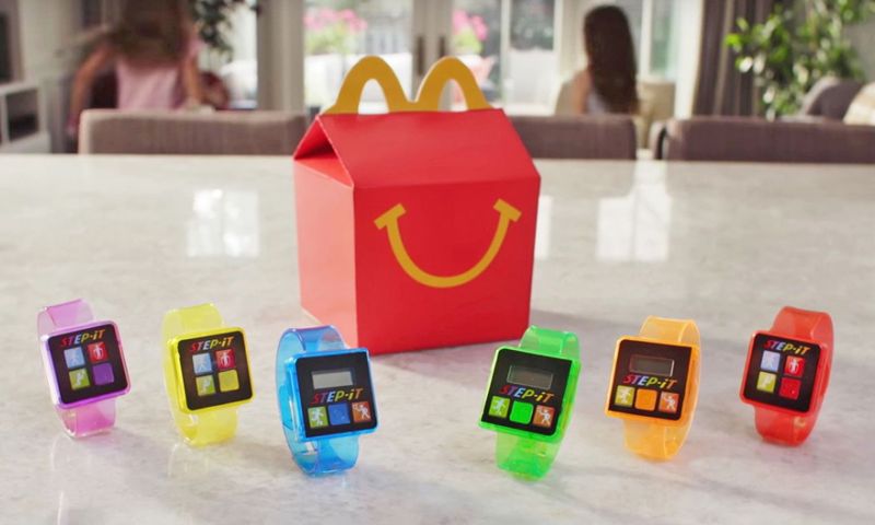 McDonald's verslikt zich in gratis fitnesstrackers bij Happy Meals