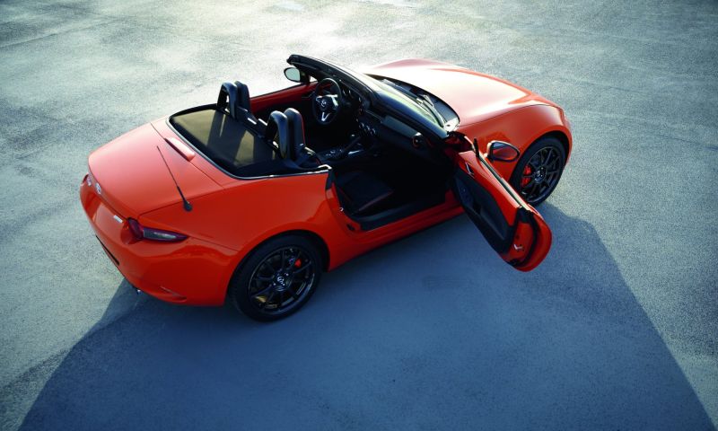 Mazda viert 30e verjaardag MX-5 in het oranje