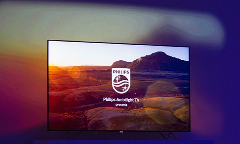Tv-beeld loopt door op de muur bij deze nieuwe Philips-tv