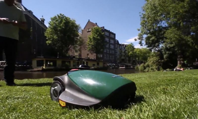 Uitpakparty: Robomow robotgrasmaaier
