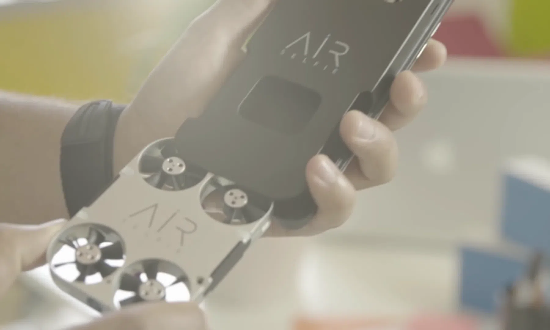 Deze selfie-drone is kleiner dan je telefoon