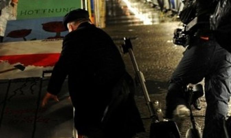 Muurherdenking met flashmob lukt niet helemaal