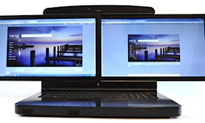 Laptop met twee 17 inch schermen