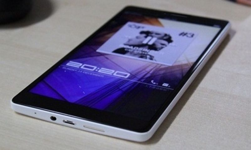 Oppo N1-smartphone met touchpad aan achterzijde
