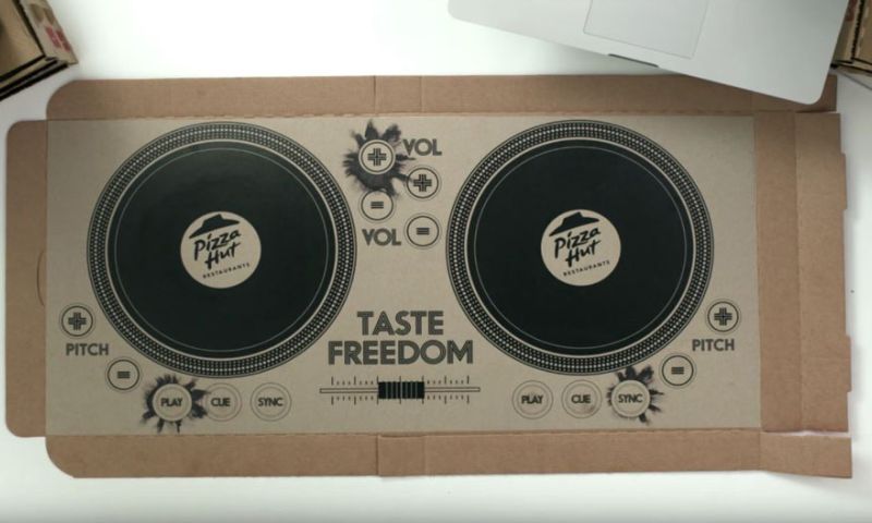 Pizza Hut maakt werkende dj-setup van een pizzadoos