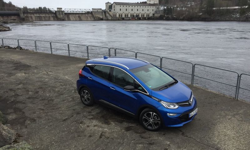 Elektrische auto Opel ampera e aanbieding korting 