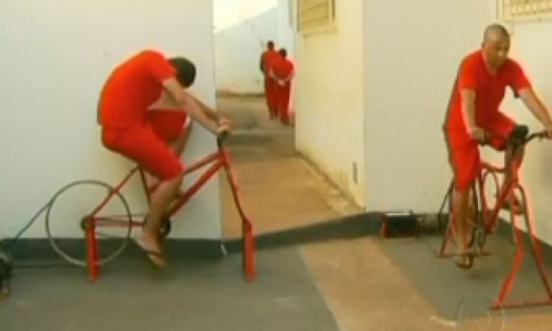 Gevangenen fietsen voor stroom en strafvermindering