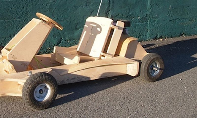 Deze flatpack go-kart zet je zelf in elkaar