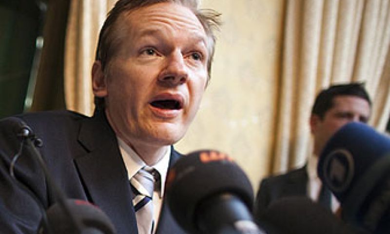 Assange spreekt hackers toe: 'Blijf strijden'