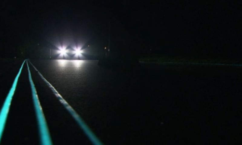 Lichtgevende lijnen op weg doen 't niet: vocht blijkt probleem