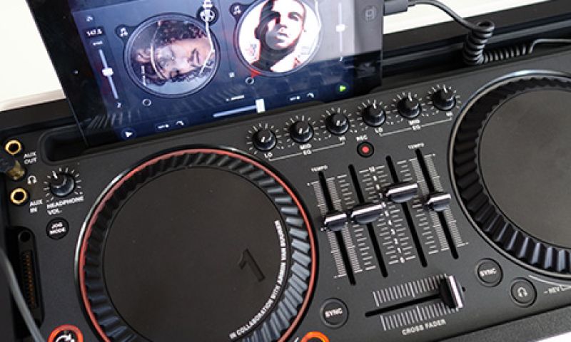 Eerste indruk: Philips M1X-DJ, plaatjes spinnen met iPad