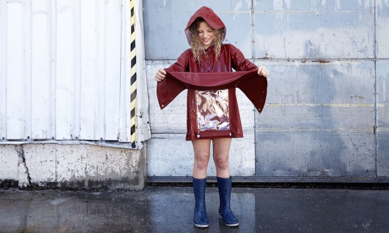 regenjas regenjassen regenkleding regen buien buiten spelen design mode kleding jas kinderen kind