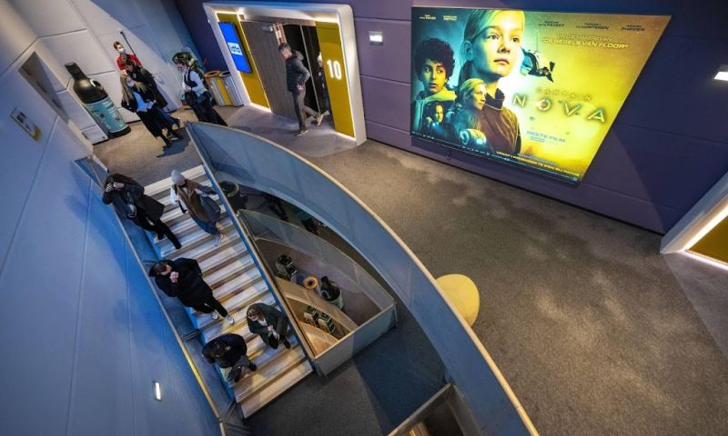 bioscoop bezoek top gun maverick jurrasic world dominion