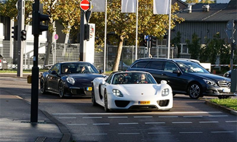 Deathmatch: Forza Horizon 2 vs. Real Life