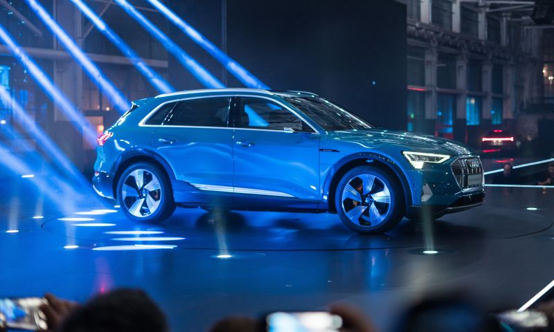 Audi staakt productie elektrische E-Tron door accuproblemen