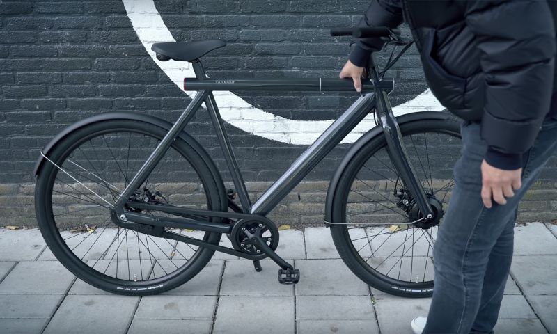 vanmoof ebike gestolen diefstal bike hunters amsterdam elektrische fiets kwijt locatie slot tracker