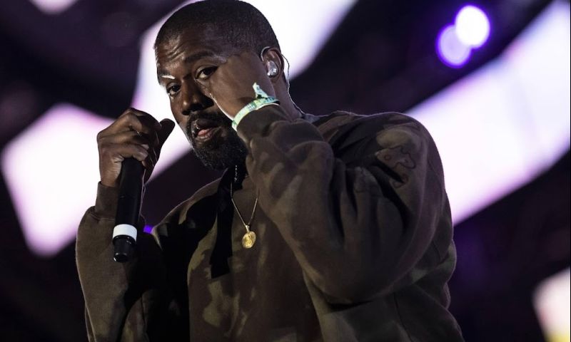 Kanye West koopt controversieel sociaal netwerk Parler toch niet