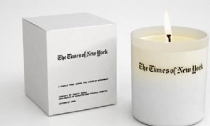 De geur van kranten in een kaars