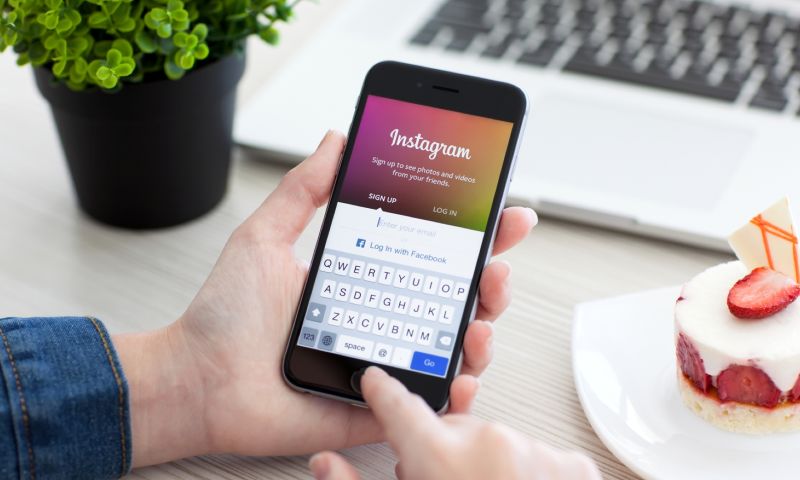Moeder van 15-jarig meisje wint zaak van Instagram over naaktfoto's