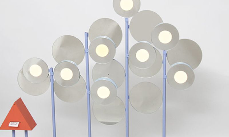 Flirterig fotohokje maakt foto bij kus