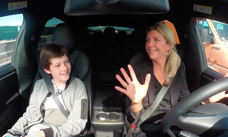 Auto van de toekomst: rijden op autopilot en windenergie