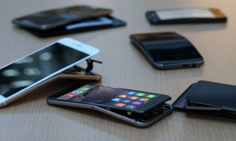 iPhone 6 buigt niet sneller dan HTC One M8