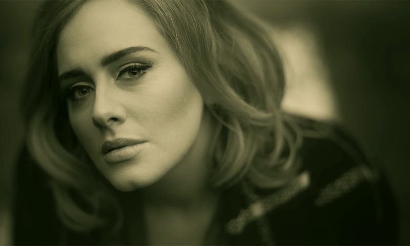 Adele snelst naar 1 miljard YouTube-views
